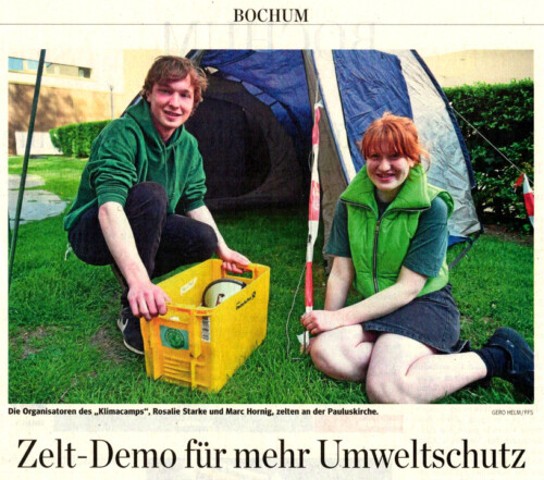 220505-WAZ-Jugendliche-KlimacampVorPauluskirche-Bild-klein